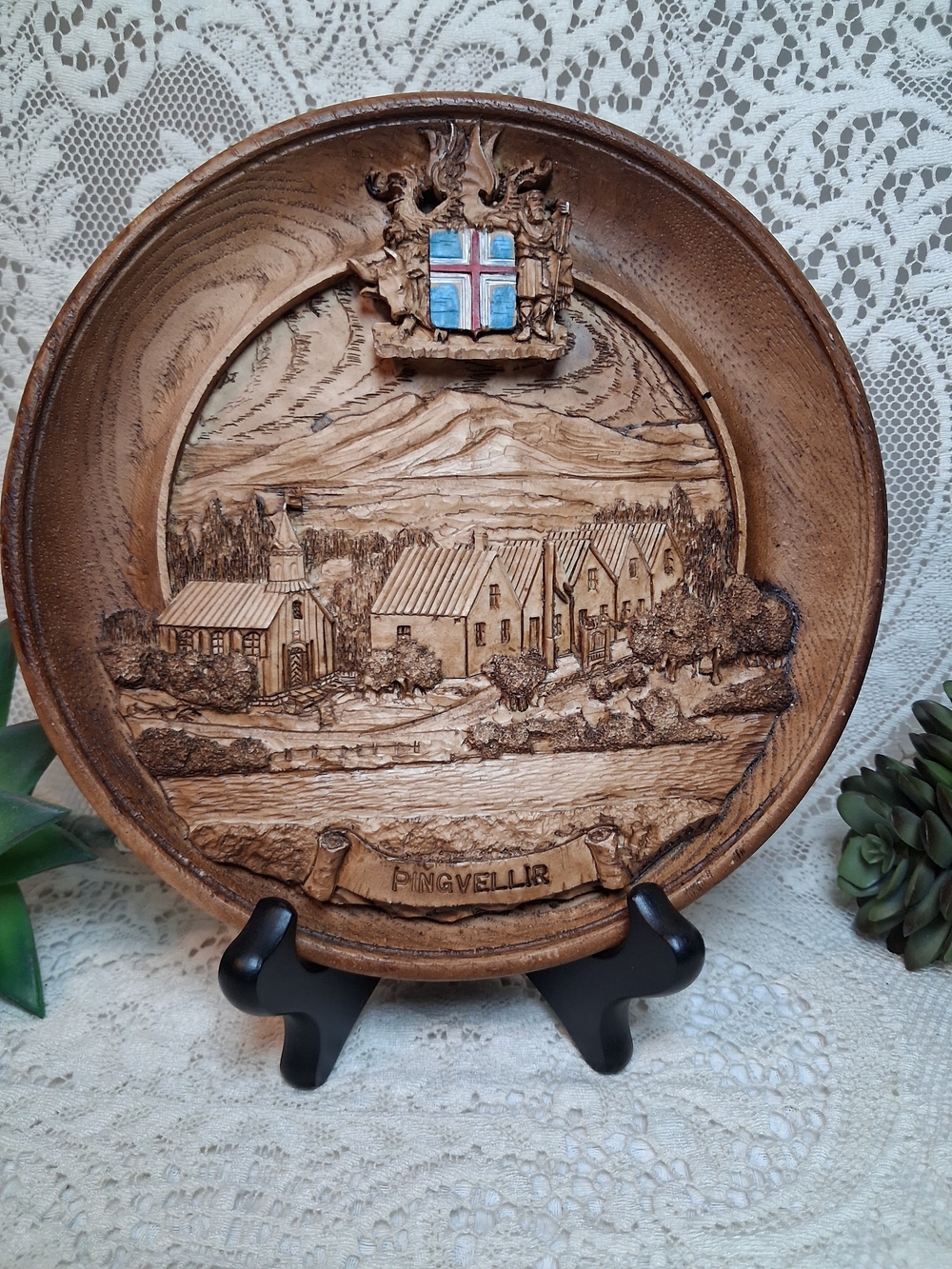 Vintage Icelandic Pingvellir(Thingvellir) Wood/Resin Wall Placque Coat Of Arms